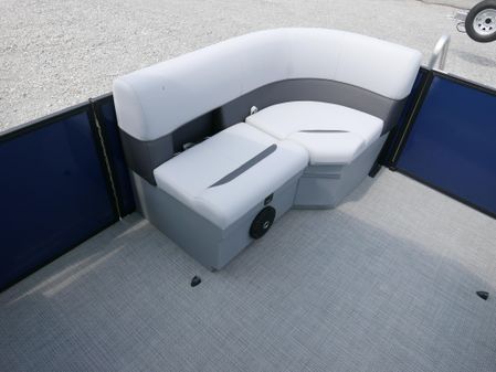 Bentley-pontoons LE-180-CRUISE image