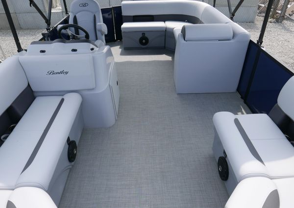 Bentley-pontoons LE-180-CRUISE image