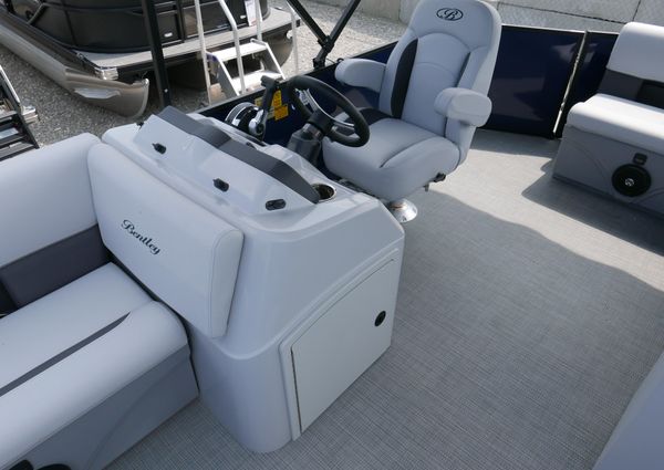 Bentley-pontoons LE-180-CRUISE image