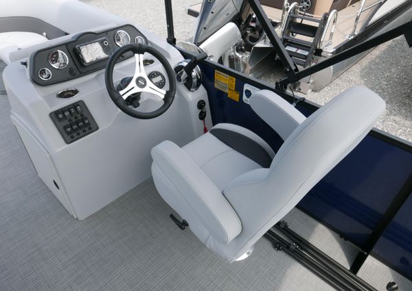 Bentley-pontoons LE-180-CRUISE image