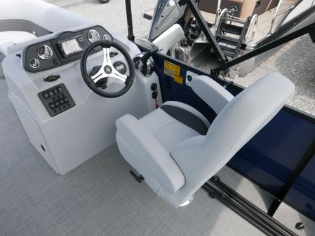 Bentley-pontoons LE-180-CRUISE image