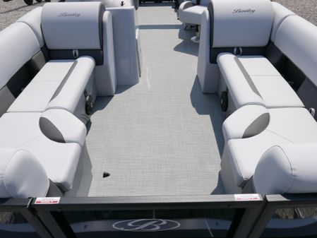 Bentley-pontoons LEGACY-223-NAVIGATOR image