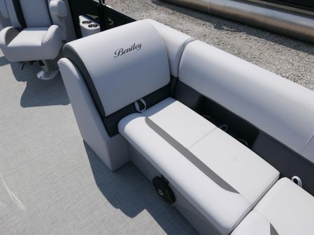 Bentley-pontoons LEGACY-223-NAVIGATOR image