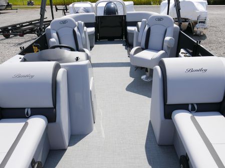 Bentley-pontoons LEGACY-223-NAVIGATOR image