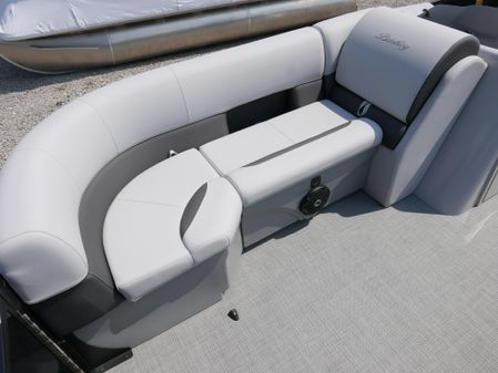 Bentley-pontoons LEGACY-223-NAVIGATOR image