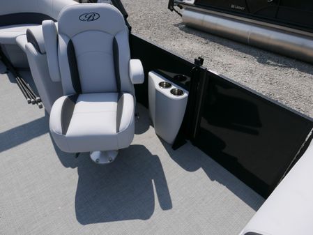 Bentley-pontoons LEGACY-223-NAVIGATOR image