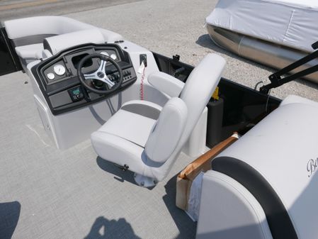 Bentley-pontoons LEGACY-223-NAVIGATOR image