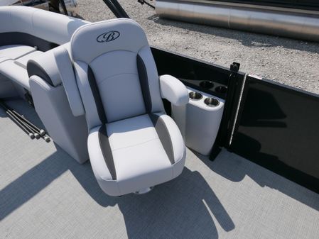 Bentley-pontoons LEGACY-223-NAVIGATOR image