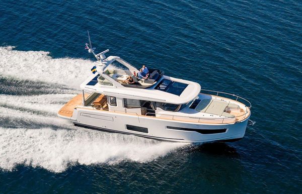 2025 Nimbus 495 Flybridge