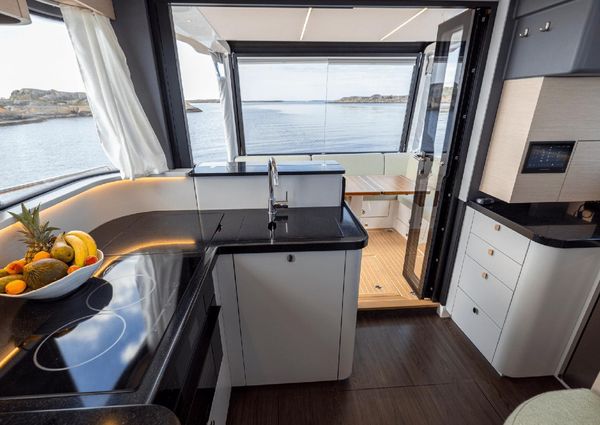 Nimbus 495-FLYBRIDGE image