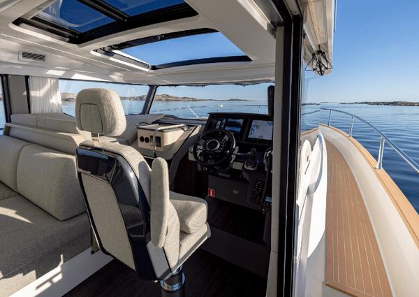 Nimbus 495-FLYBRIDGE image