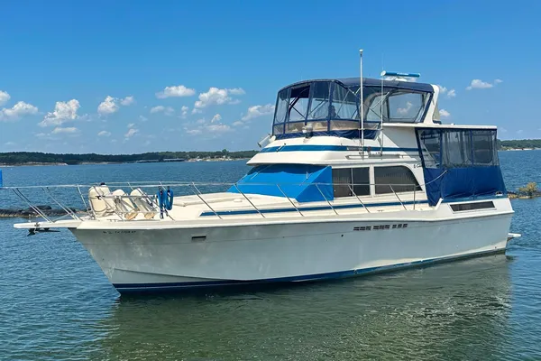 Chris-Craft 426 Catalina image