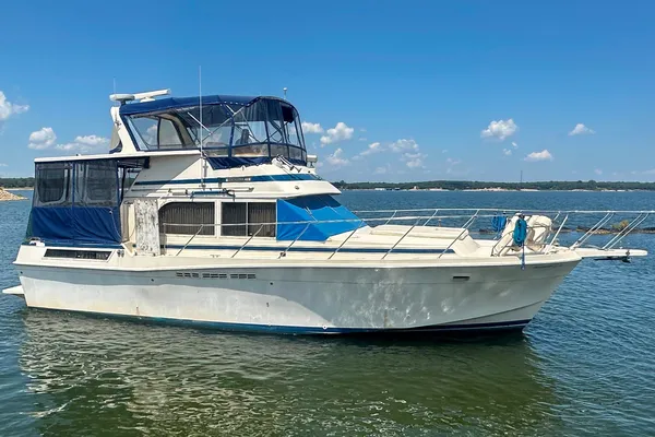 Chris-Craft 426 Catalina image