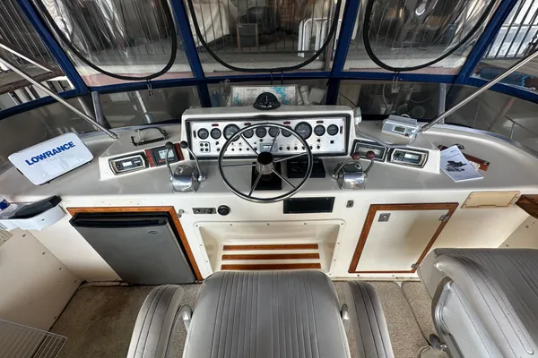 Chris-Craft 426 Catalina image