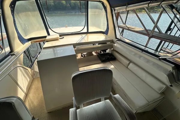 Chris-Craft 426 Catalina image