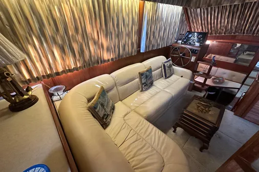 Chris-Craft 426 Catalina image