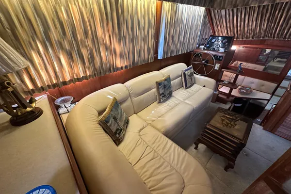 Chris-Craft 426 Catalina image