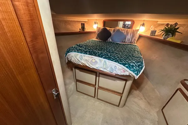 Chris-Craft 426 Catalina image