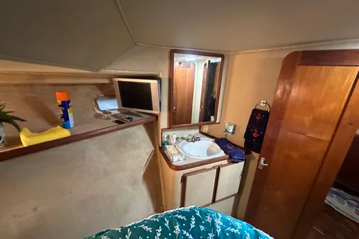 Chris-Craft 426 Catalina image