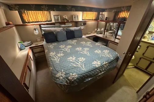 Chris-Craft 426 Catalina image