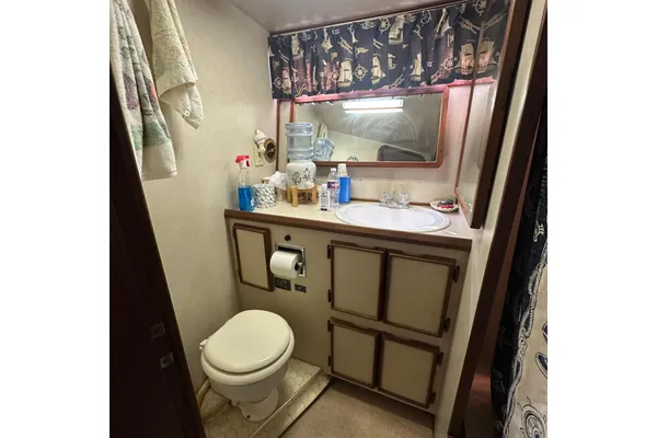 Chris-Craft 426 Catalina image