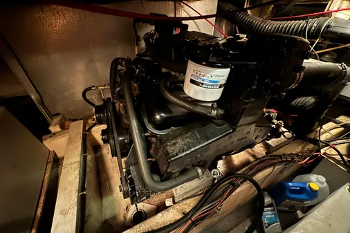 Chris-Craft 426 Catalina image