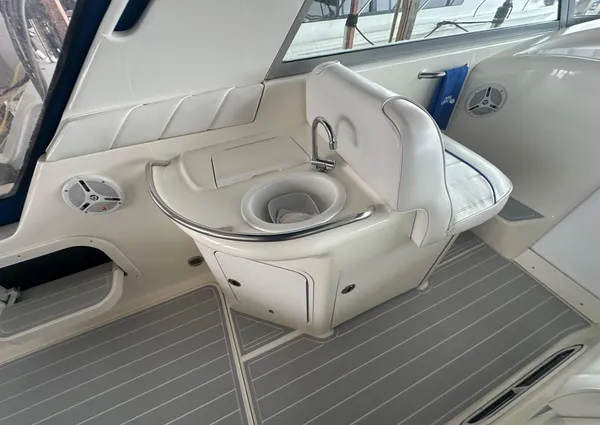 Sea Ray 330 Sundancer image