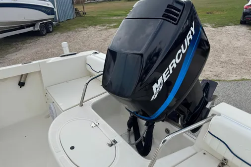 Sea-hunt ESCAPE-200 image