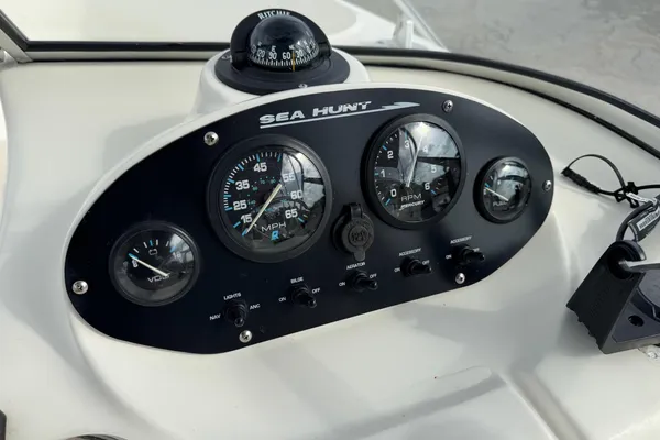 Sea-hunt ESCAPE-200 image