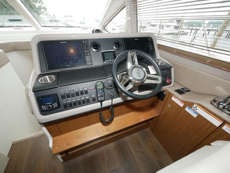 Sea Ray Fly 460 image