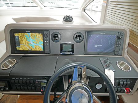 Sea Ray Fly 460 image