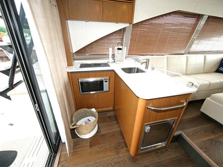 Sea Ray Fly 460 image