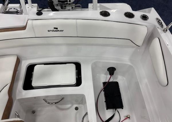 Stingray 172SC-SIDE-CONSOLE-DECK-BT image