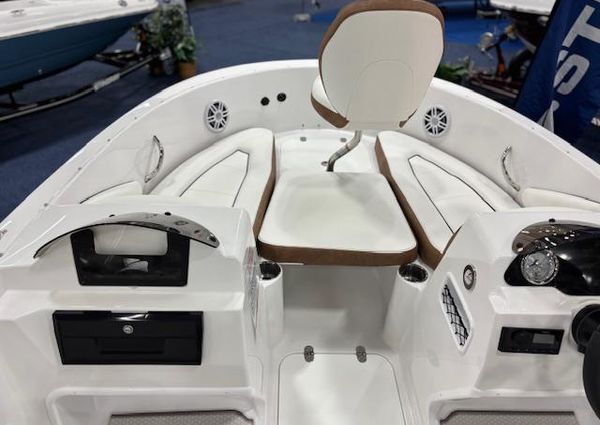 Stingray 172SC-SIDE-CONSOLE-DECK-BT image