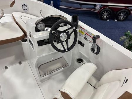 Stingray 172SC-SIDE-CONSOLE-DECK-BT image