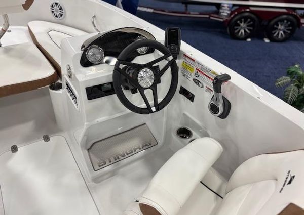 Stingray 172SC-SIDE-CONSOLE-DECK-BT image