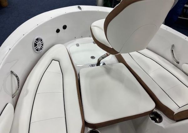 Stingray 172SC-SIDE-CONSOLE-DECK-BT image