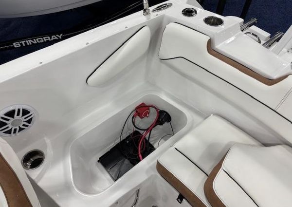 Stingray 172SC-SIDE-CONSOLE-DECK-BT image