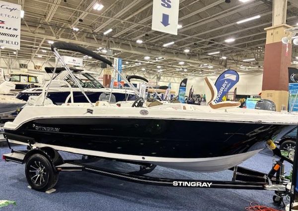 Stingray 172SC-SIDE-CONSOLE-DECK-BT image