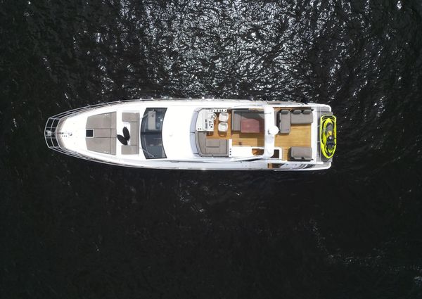 Azimut 66 image