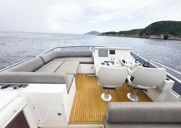 Azimut 66 image