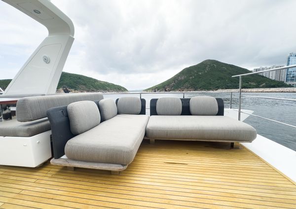 Azimut 66 image