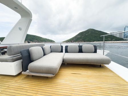 Azimut 66 image