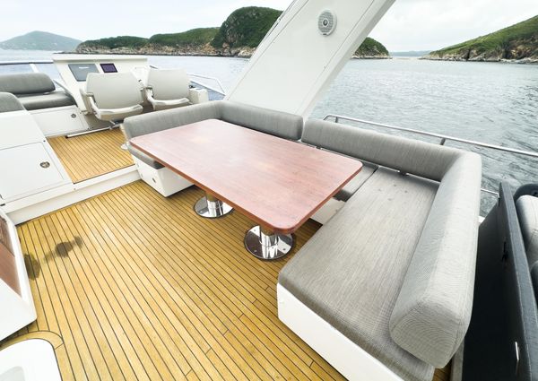 Azimut 66 image