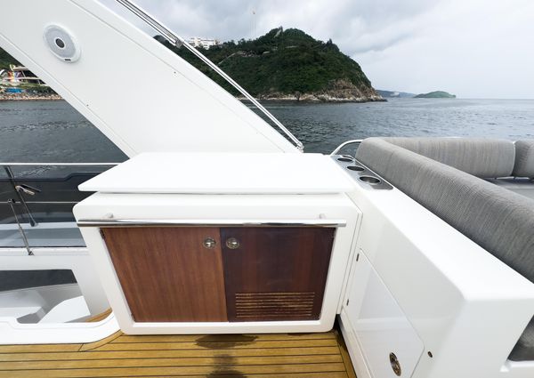 Azimut 66 image