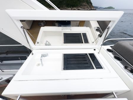 Azimut 66 image