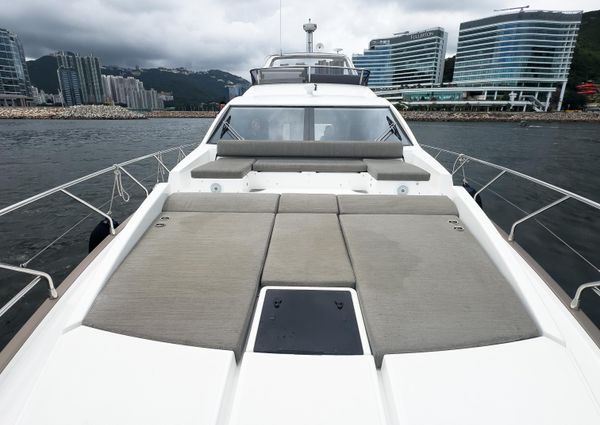 Azimut 66 image