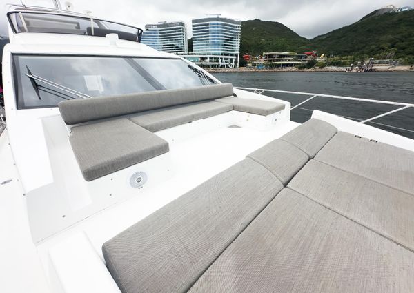 Azimut 66 image