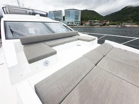 Azimut 66 image