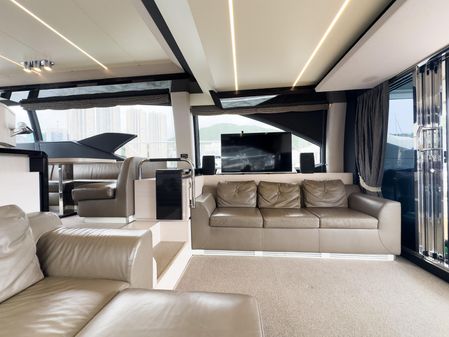 Azimut 66 image